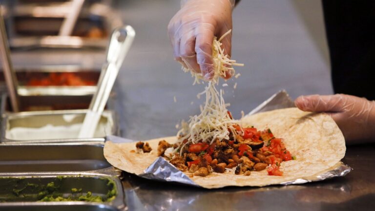 What Cheese Does Chipotle Use – Complete Guide to Chipotle’s Cheese Options